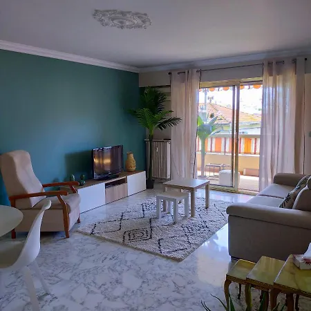 Appartement Grand 2 Pieces A 4mns De La