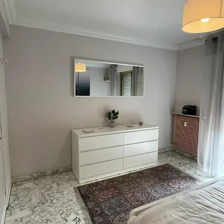 Grand 2 Pieces A 4mns De La